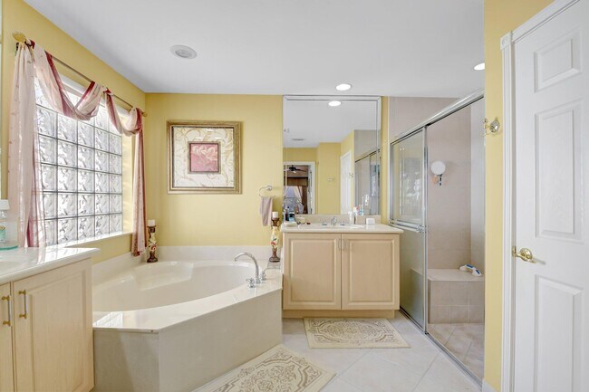 Building Photo - 9798 Casa Mar Dr