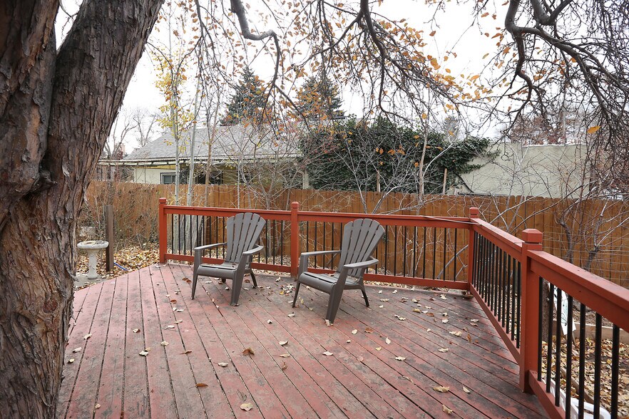 Side Yard Deck - 1655 S Corona St