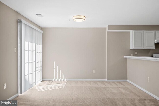 Building Photo - 23404 Rainbow Arch Dr