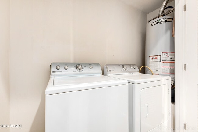 Building Photo - 3426 E Avalon Dr