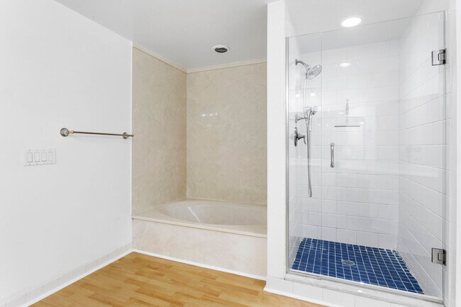 Building Photo - 1100 Marine Way W