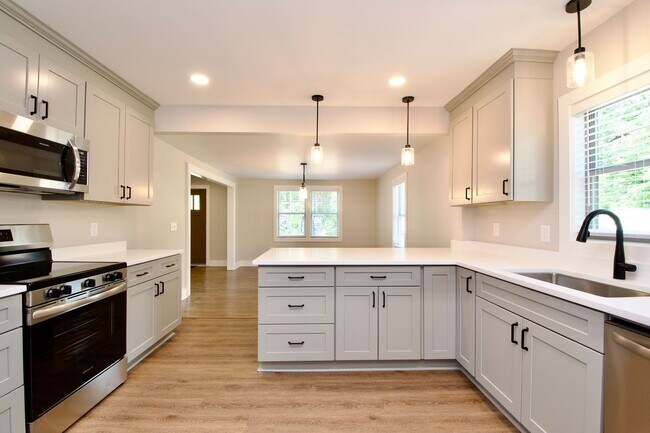 Primary Photo - Now Leasing for Fall 2025! $1000 Per Bedro...