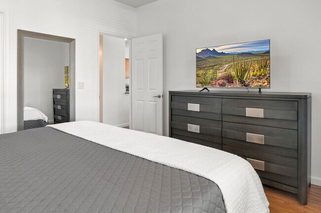 Building Photo - Remodeled one bed one bath Kierland Condo