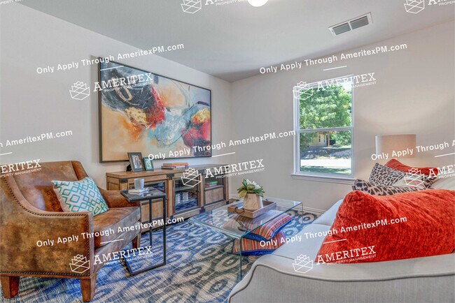 Building Photo - 1110 E Level St