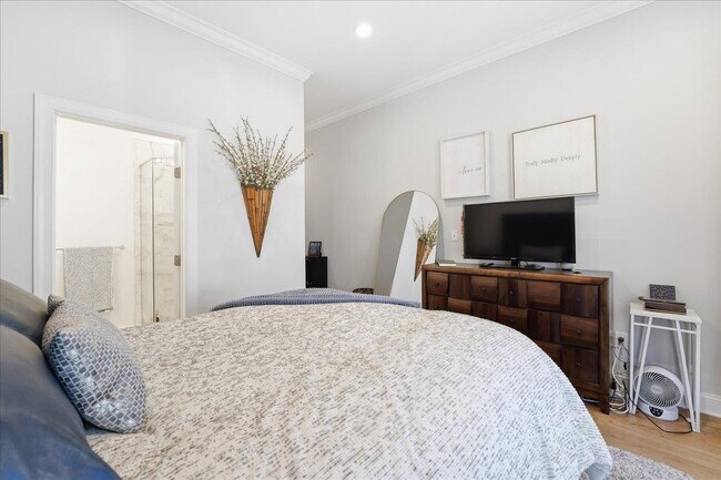 Building Photo - 41 Bentley Ave