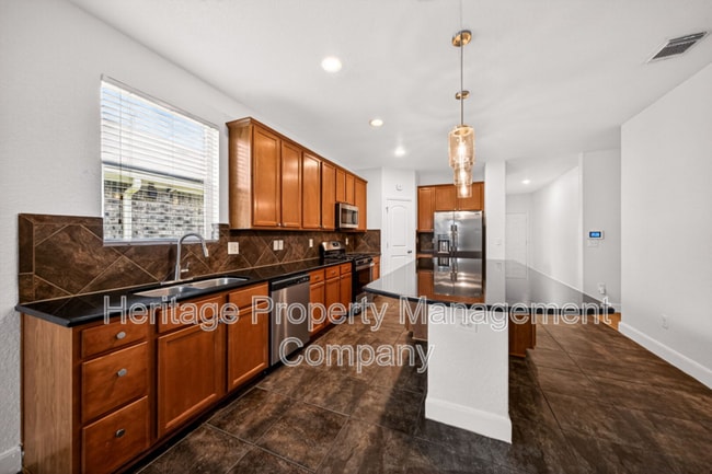 Building Photo - 7915 Cenote Dr