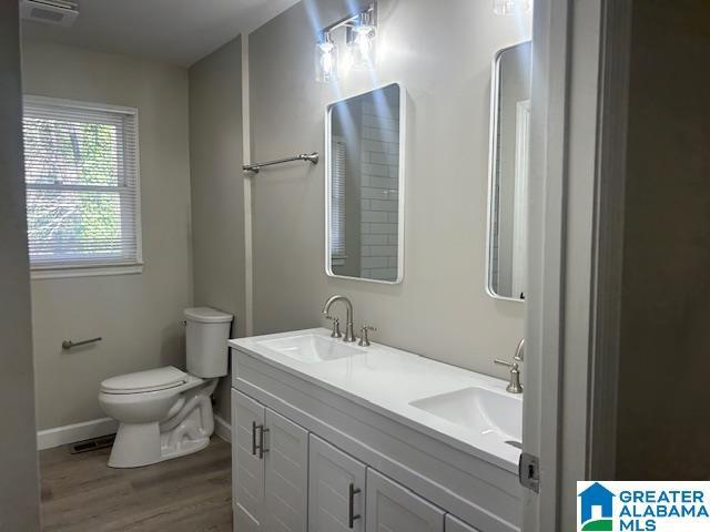 Building Photo - 3601 BERMUDA Dr