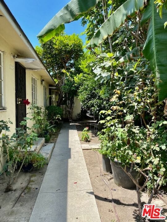 Building Photo - 5561 Inglewood Blvd