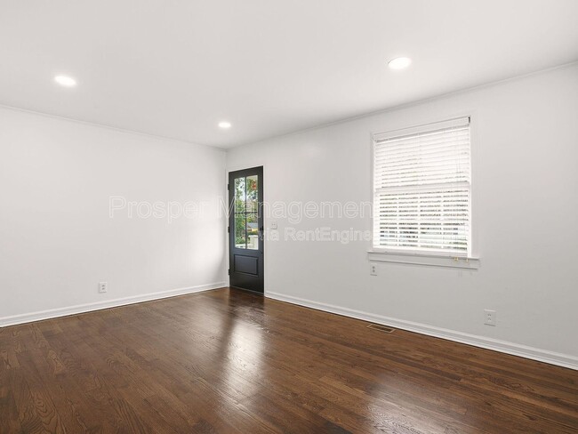 Building Photo - 4819 Boulevard Ln