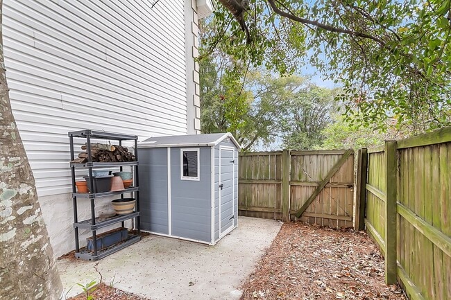 Building Photo - Beautiful 3-Bedroom Home in the Heart of Charleston!