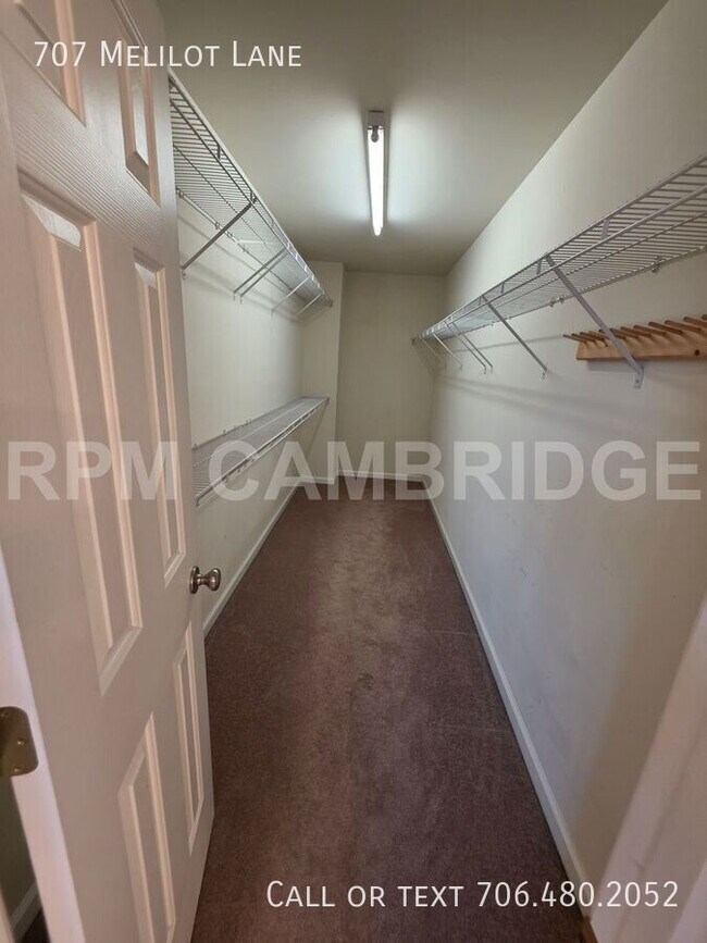 Building Photo - 707 Melilot Ln