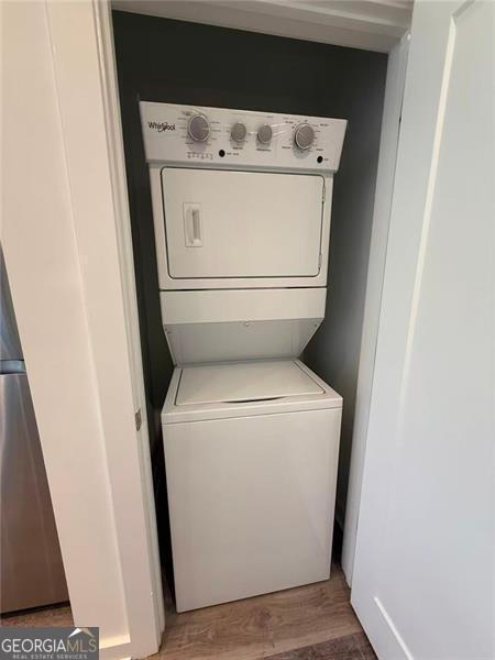 Building Photo - 525 Parkway Dr NE