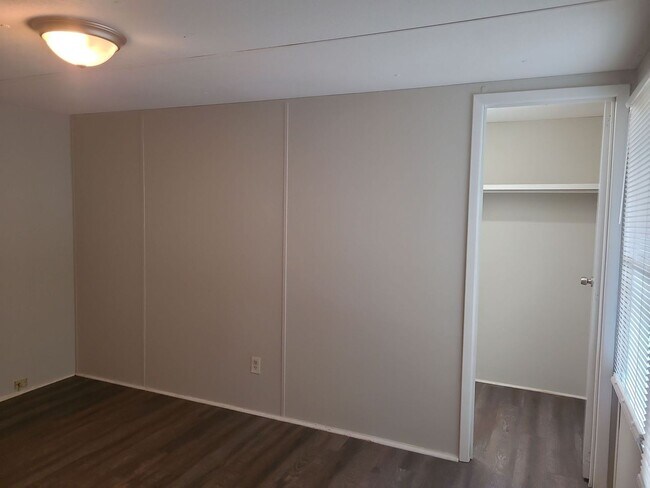 Building Photo - 1029 Grays Dr
