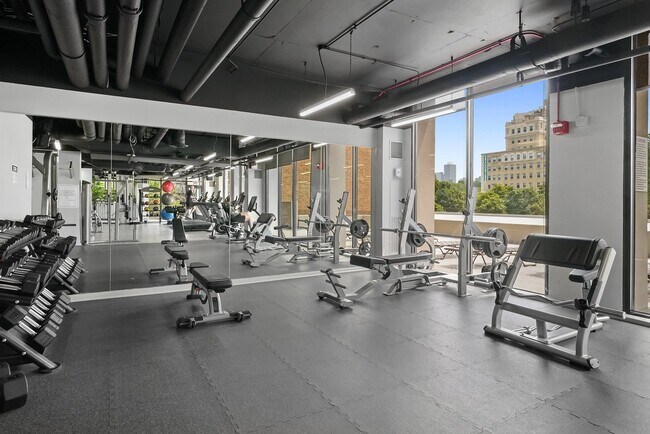 Building Photo - 2020 N Lincoln Park W