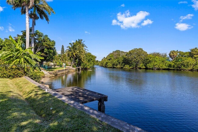 Building Photo - 317 N 31st Ave