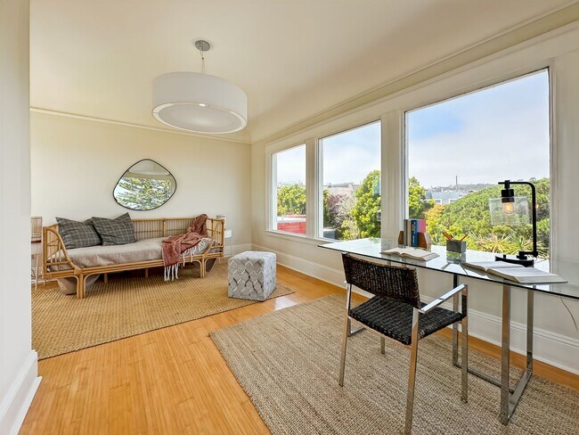 Building Photo - Beautiful 4BR+/3.5BA Edwardian Single-Fami...