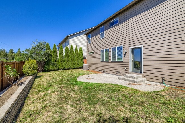 Building Photo - Beautifully Finished 4 Bed 2.5 Bath Bothel...
