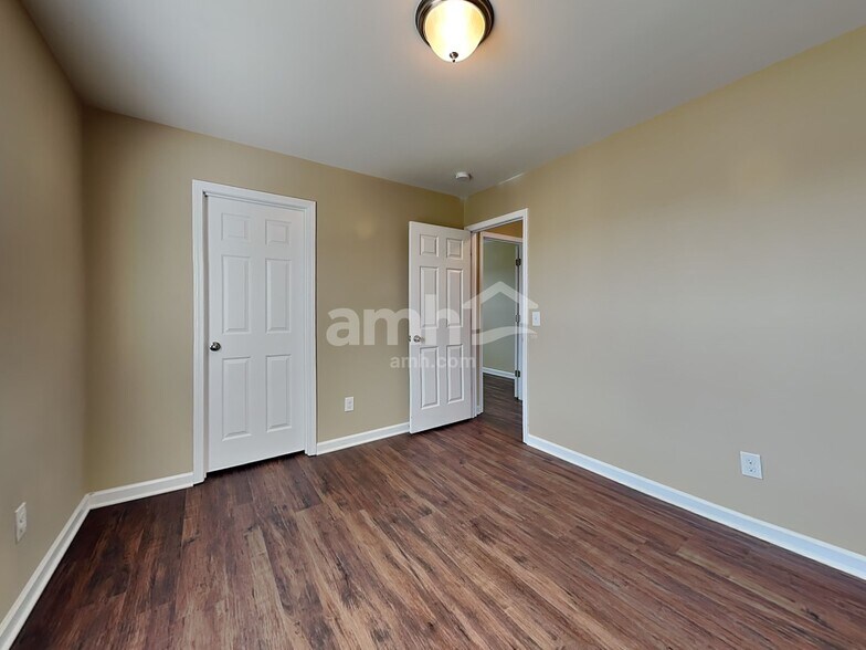 Building Photo - 5137 Brahman Dr