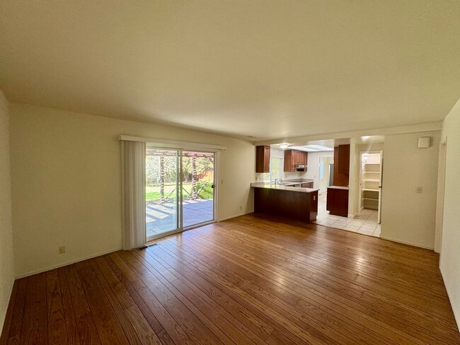 Building Photo - Nice Two-Story in Desired Northgate Neighborhood Available Now!