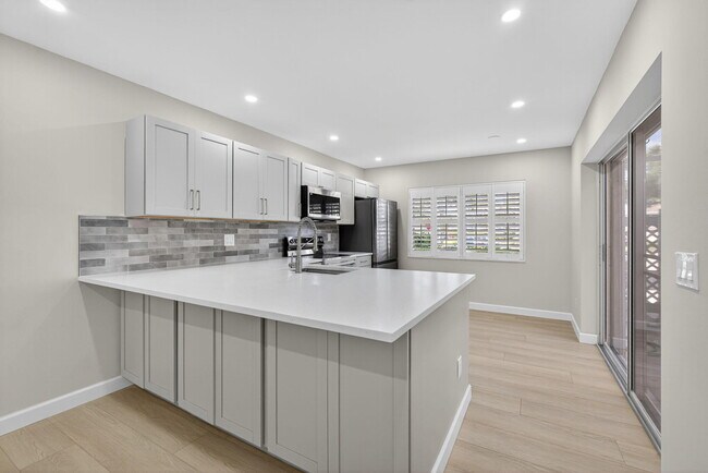 Building Photo - 4204 Roxbury Ct