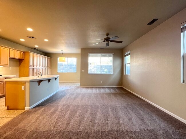 Building Photo - 1732 Hiawatha Dr