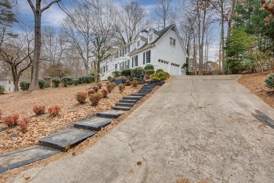 Building Photo - 2093 Breconridge Dr S W