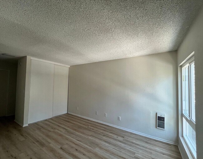 Building Photo - 9010 Tobias Ave