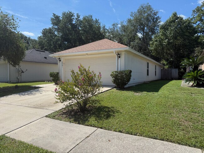 Building Photo - 5550 Oak Crossing Dr