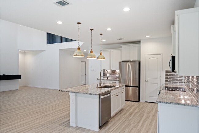 Building Photo - 105 Whelan Ln