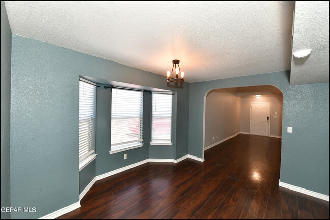 Building Photo - 7065 Falling Leaf Cir