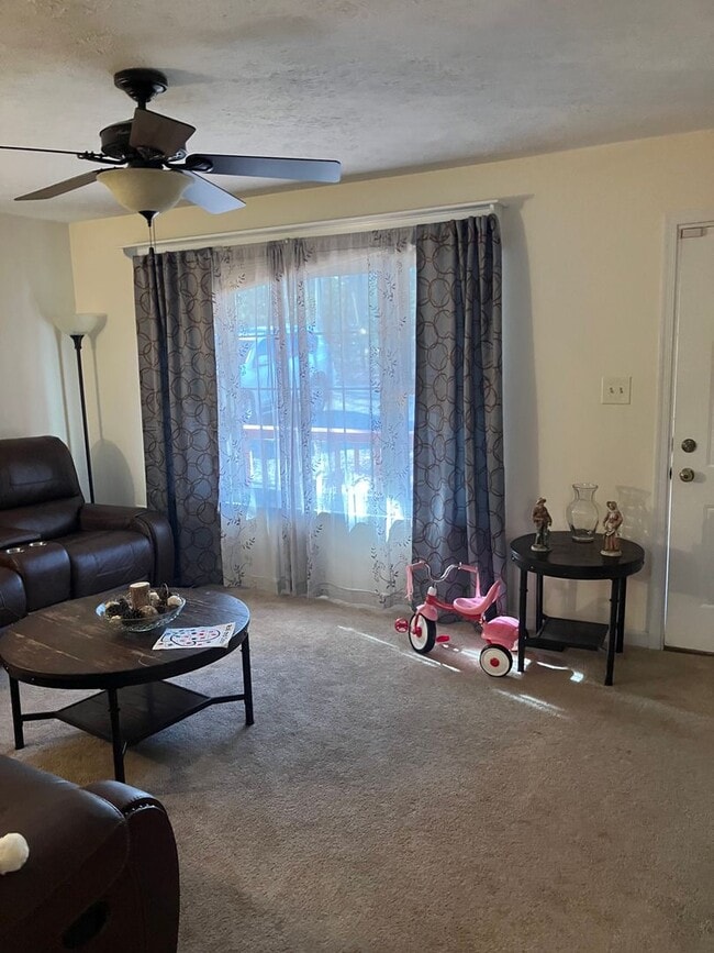 Building Photo - Rambler with full basement