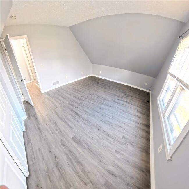 Building Photo - 14 Atkinson St