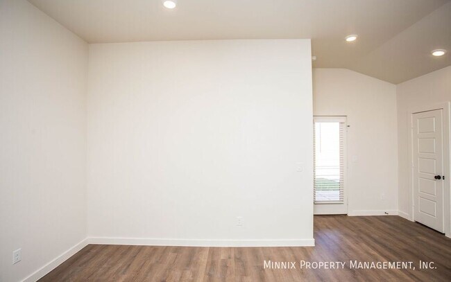 Building Photo - 2134 Langford Ave