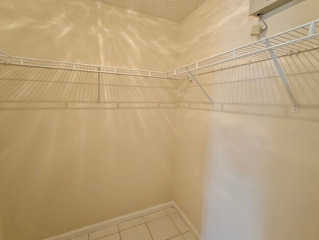 Building Photo - Florida Living at Its Best – 3BR Home with Hot Tub & Resort Amenities