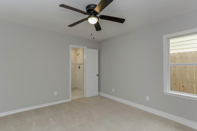 Building Photo - 5635 Belarbor St