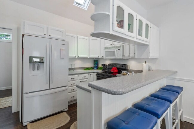 Building Photo - 817 Terry Ln