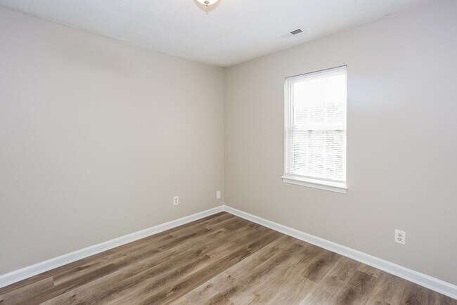 Building Photo - 9039 Silver Coach Ln