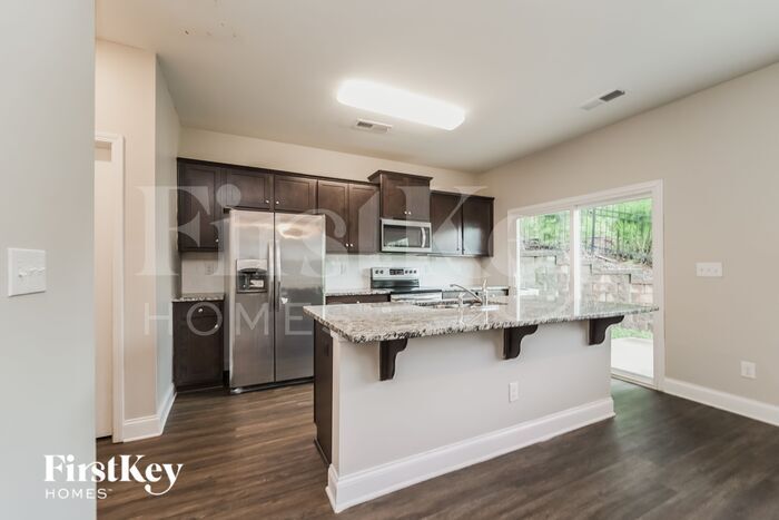 Building Photo - 9342 Sloan Forest Dr