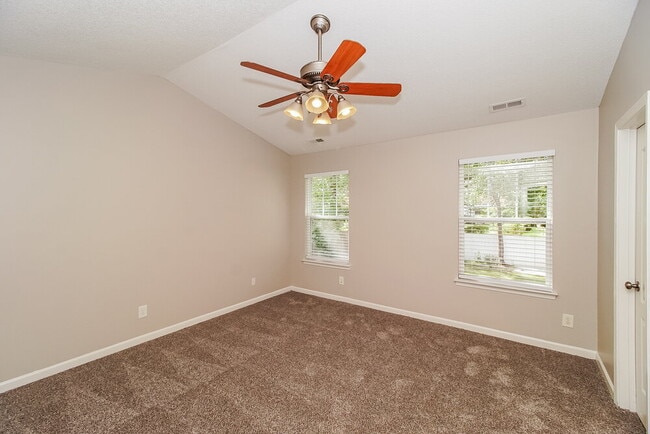 Building Photo - 139 Peterborough Dr