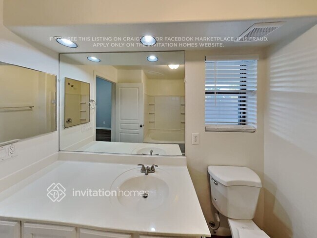 Building Photo - 2555 W Lynne Ln