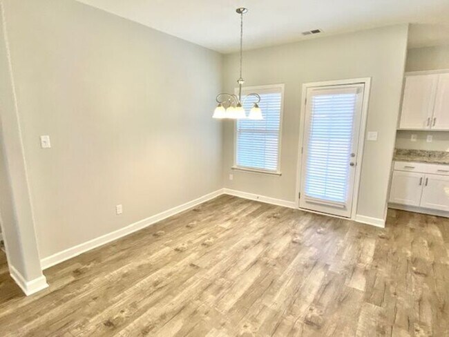 Building Photo - Move In Special! Move in by May 15, 2023 f...