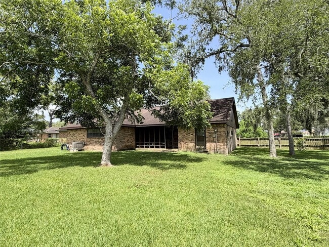 Building Photo - 2603 Brom-Bones Dr