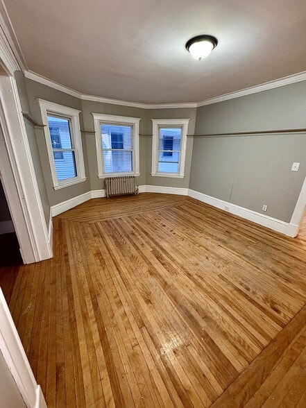 Building Photo - 24 Chapman St