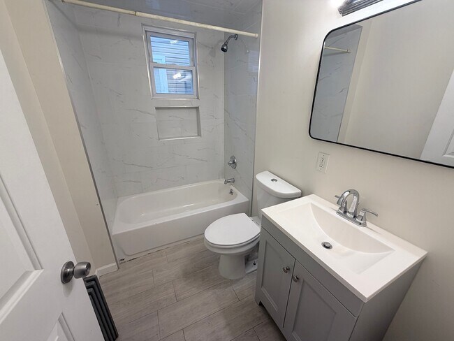 Building Photo - 106 N 16th St