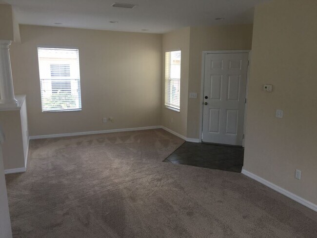 Building Photo - Gorgeous Home in Country Walk Community
