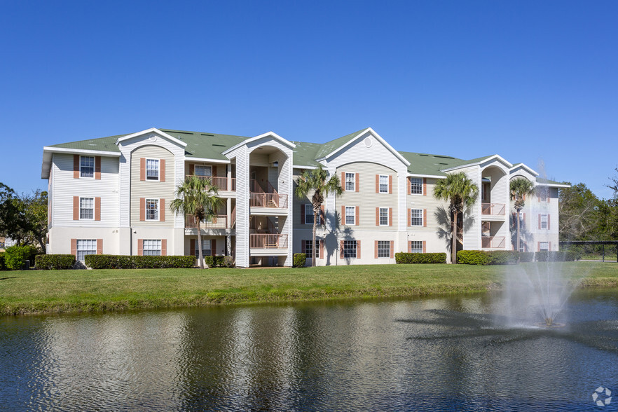 Water Fountain - Coral Cove Condominiums