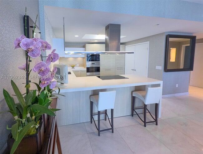 Building Photo - 17111 Biscayne Blvd