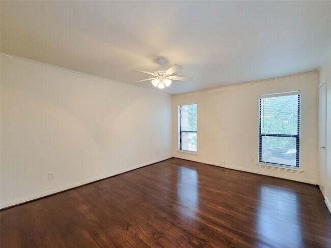Building Photo - 1601 S Shepherd Dr