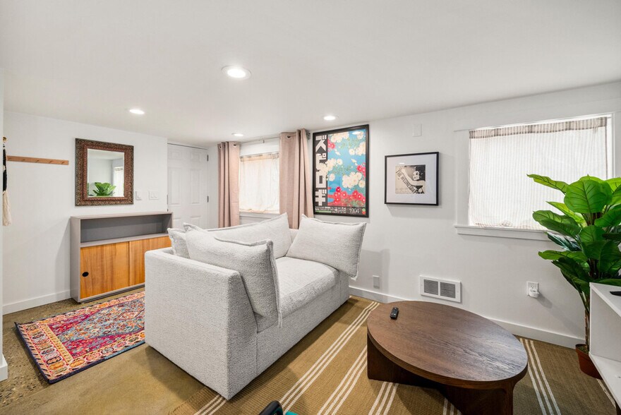 Building Photo - 957 NW 64th St