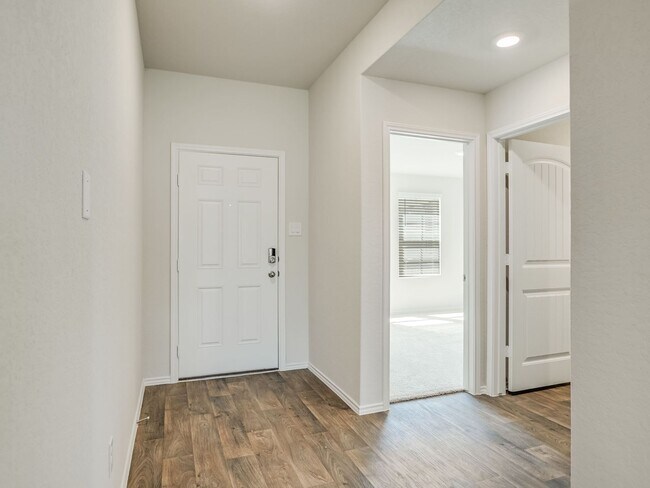 Building Photo - 912 Cinnamon Teal